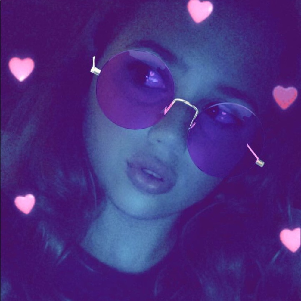 Meet your Posher, Ella